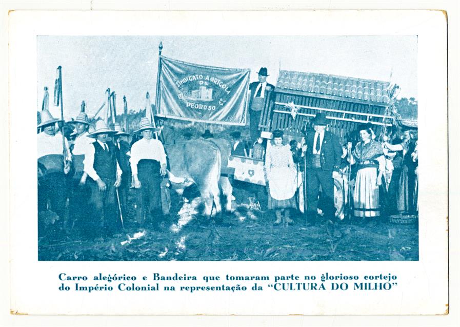 Carro alegórico e bandeira que tomaram parte no glorioso cortejo do Império Colonial na representação da cultura do milho