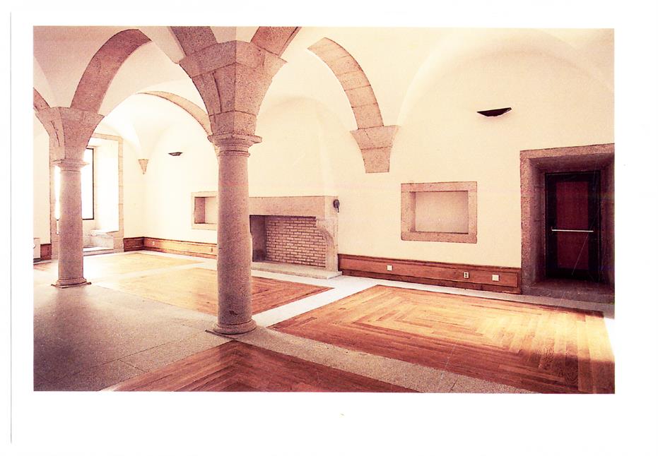 O Mosteiro de São Bento da Vitória : 400 anos : sala de aquecimento e recreio do mosteiro : Arquivo Distrital do Porto : bar