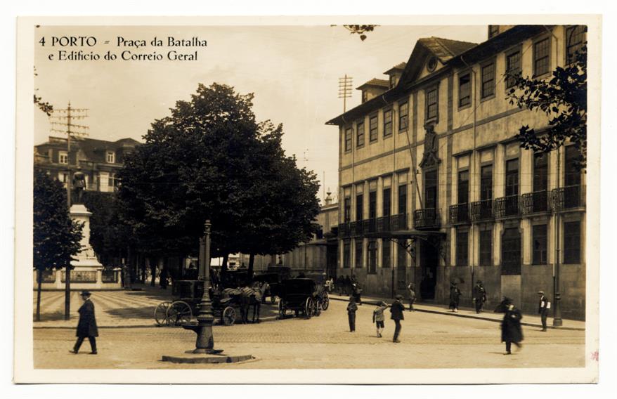 Porto : Praça da Batalha : edifício do Correio Geral