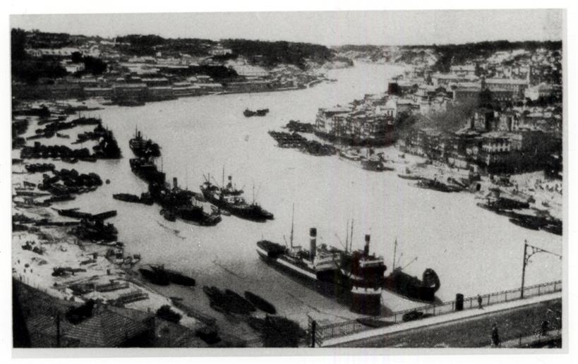 Vapores no Douro : 1944