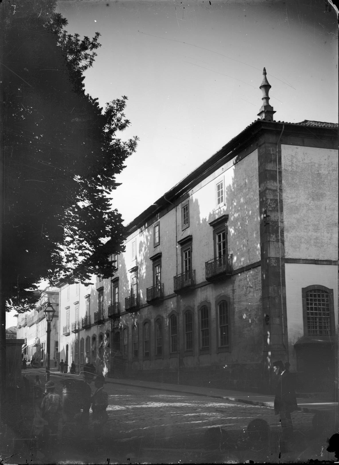 Biblioteca Pública Municipal do Porto : exterior
