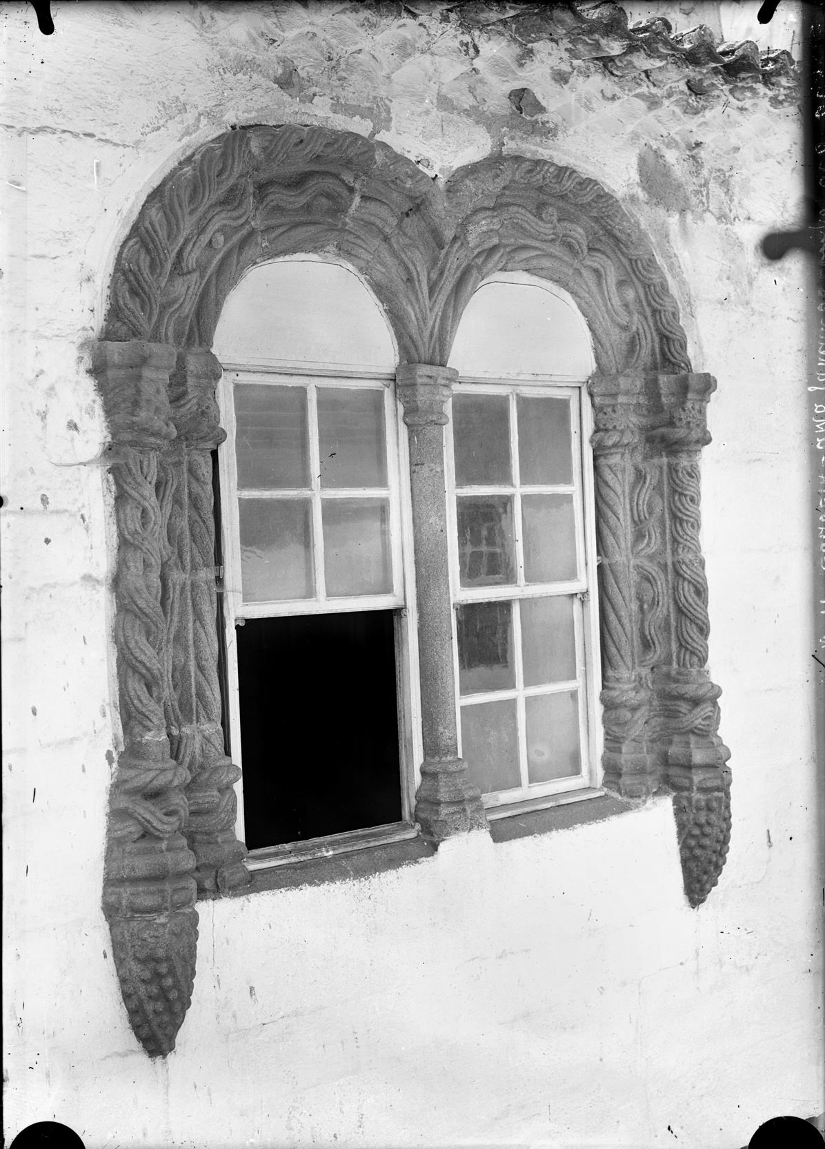 Évora : janela da casa de Garcia de Resende