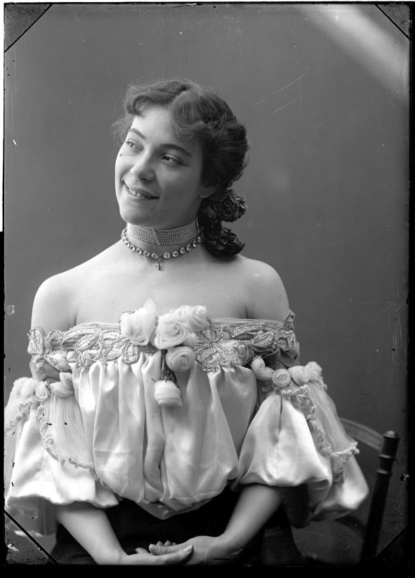 Retrato da atriz Lucília Simões