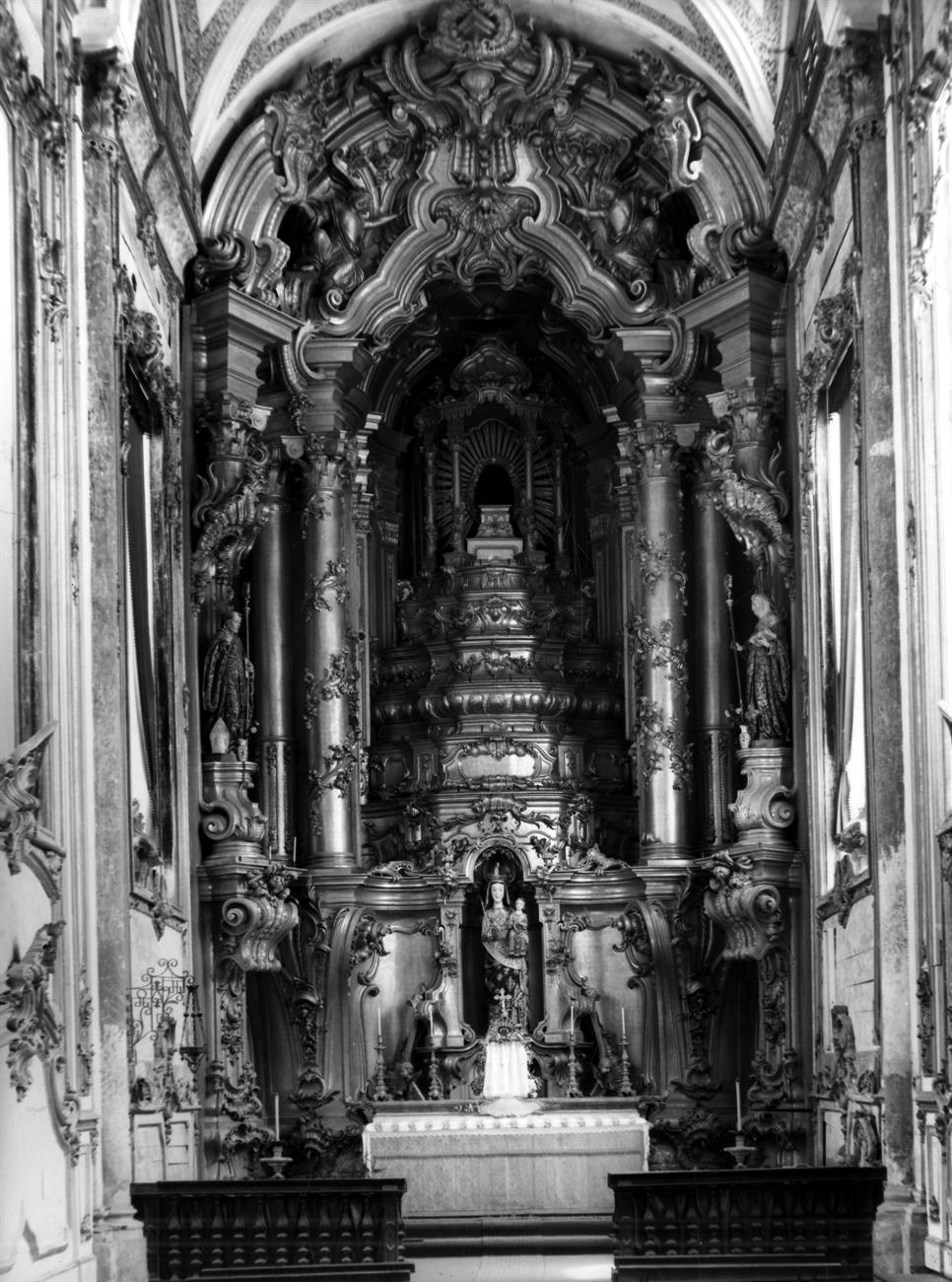 Um século de arquitectura e talha do Noroeste de Portugal : Pombeiro : Felgueiras : igreja do antigo convento de São Bento : retábulo da capela-mor