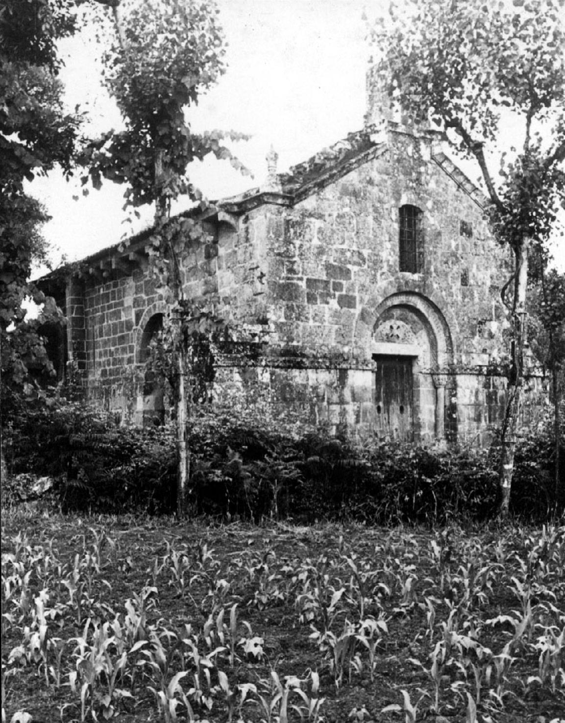 Arnoso : concelho de Vila Nova de Famalicão : vista geral da Igreja Matriz