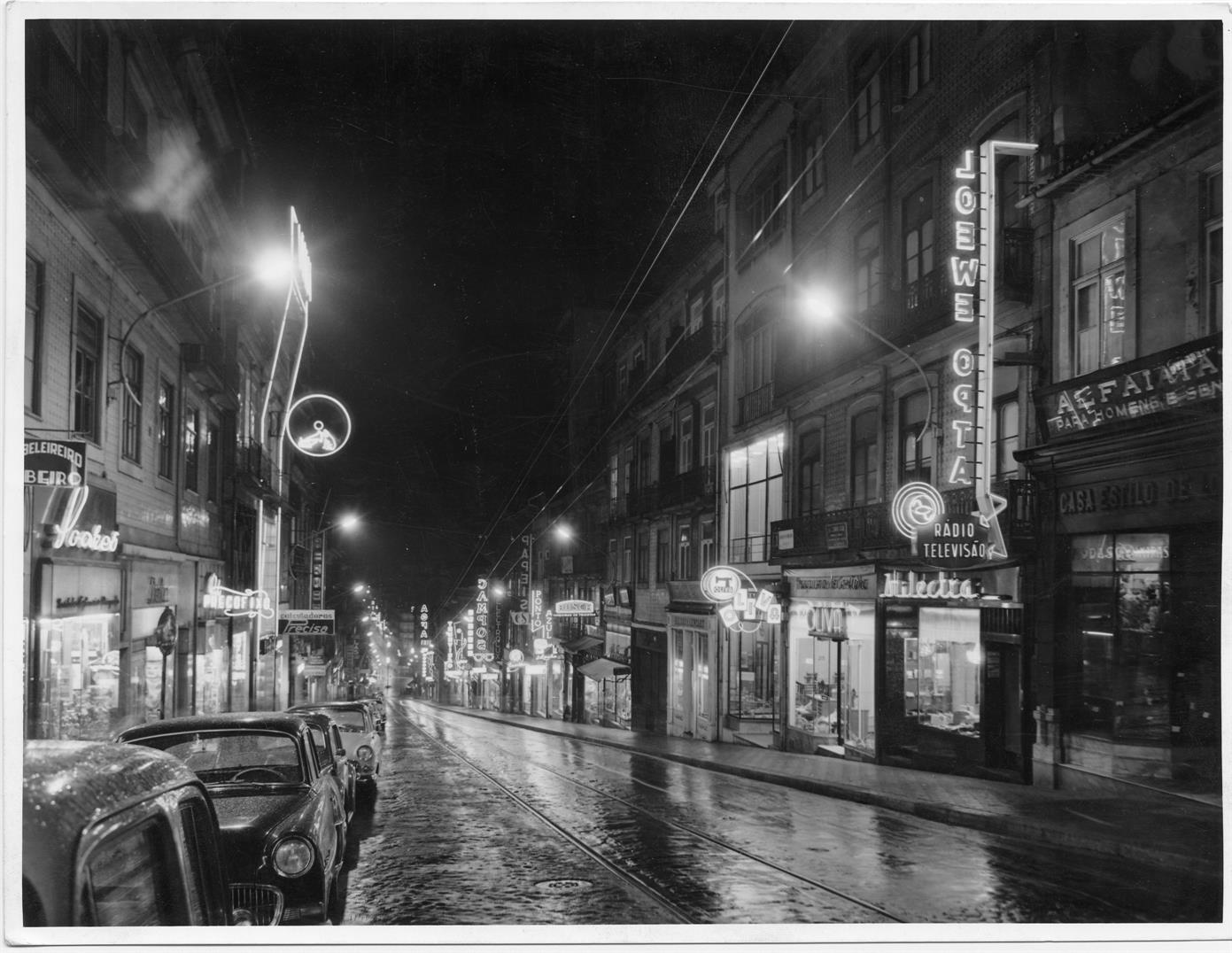 A cidade na época em que a iluminação pública de azeite foi substituída pela de gás : Rua de Santo António