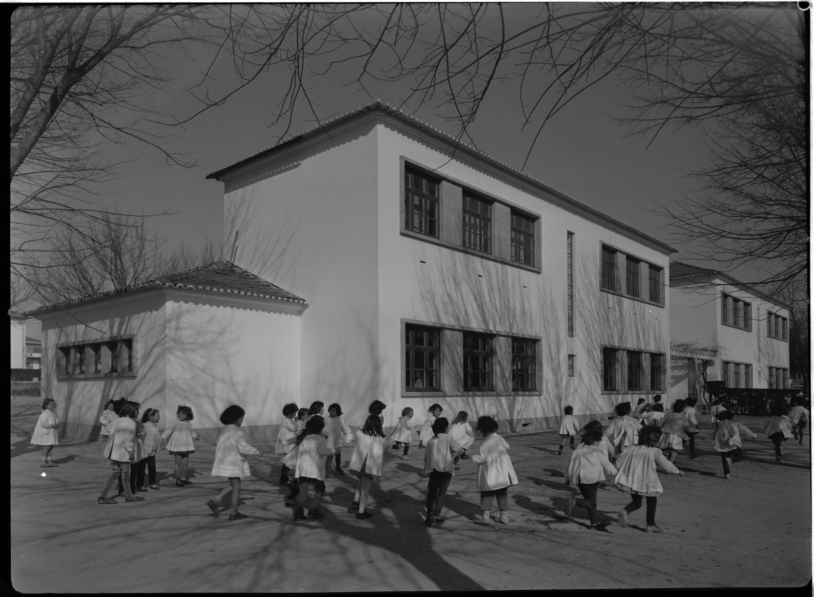 Escola primária do Bairro de Costa Cabral