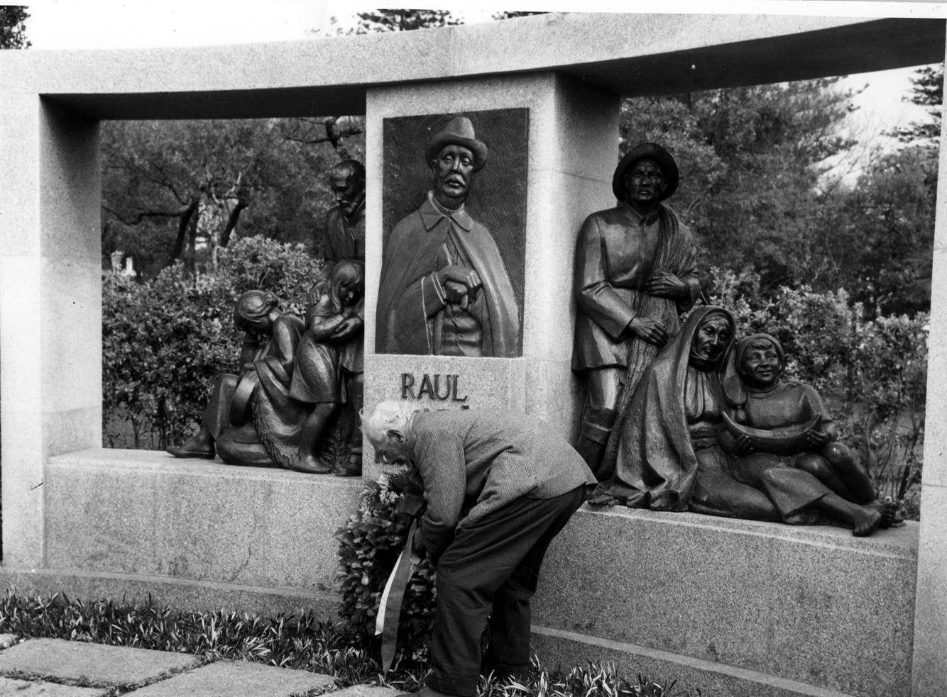 Monumento a Raúl Brandão