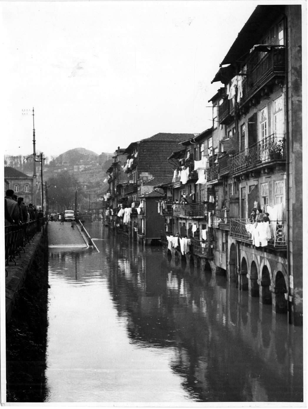 O rio e o mar na vida da cidade : Efeitos da cheia de 1962