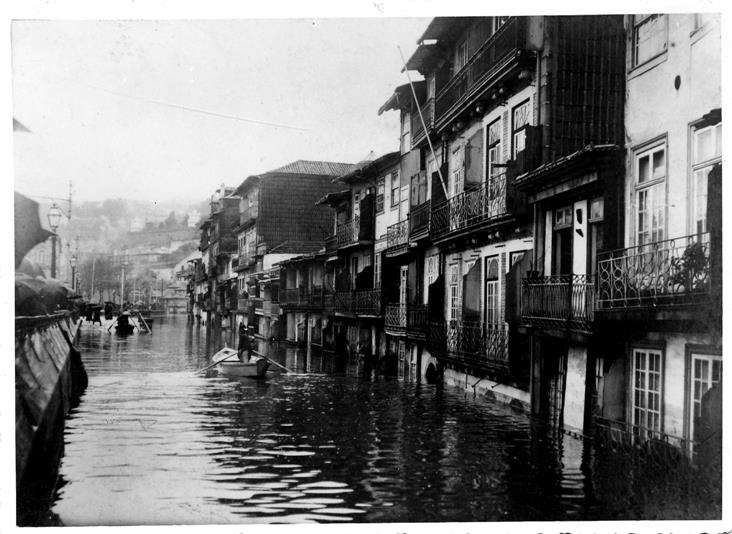 O rio e o mar na vida da cidade : A cheia do rio Douro em 1909