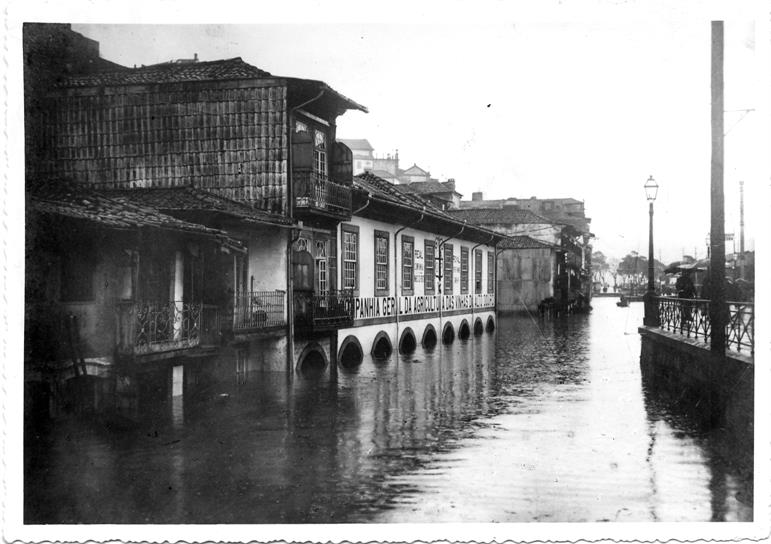 O rio e o mar na vida da cidade : A cheia do rio Douro em 1909