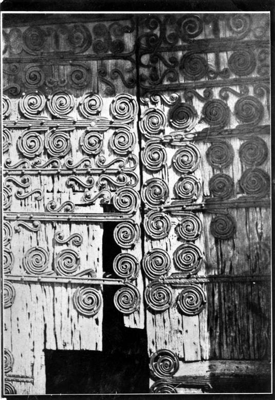 Ferros forjados do Porto : norte de Espanha : porta da Abadia de Marcevols : século XII