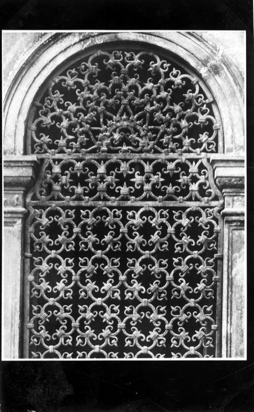 Ferros forjados do Porto : Itália : grade de janela : século XV