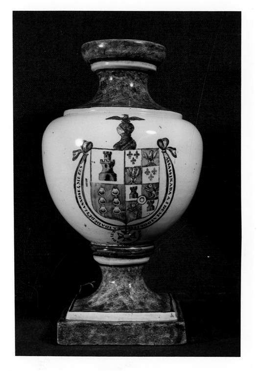 Cerâmica portuense : séculos XVIII e XIX : jarrão