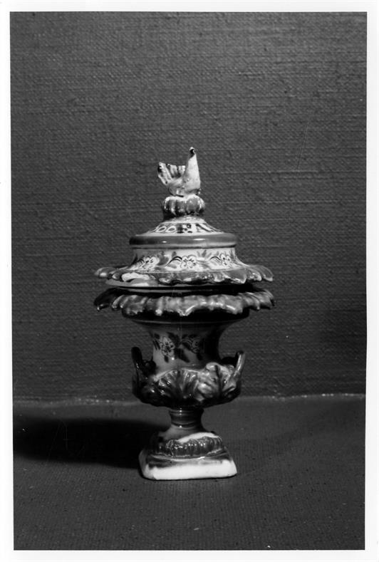 Cerâmica portuense : séculos XVIII e XIX : vaso miniatura