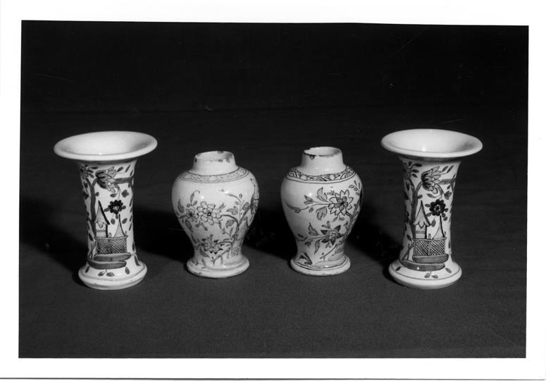 Cerâmica portuense : séculos XVIII e XIX : conjunto de jarras