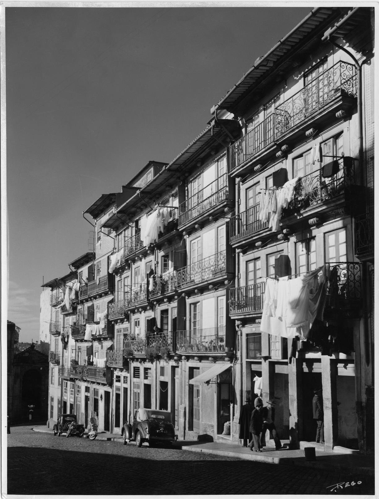Casas do Porto : século XIV ao XIX : rua das Taipas, 41 a 71 : séculos XVII e XVIII
