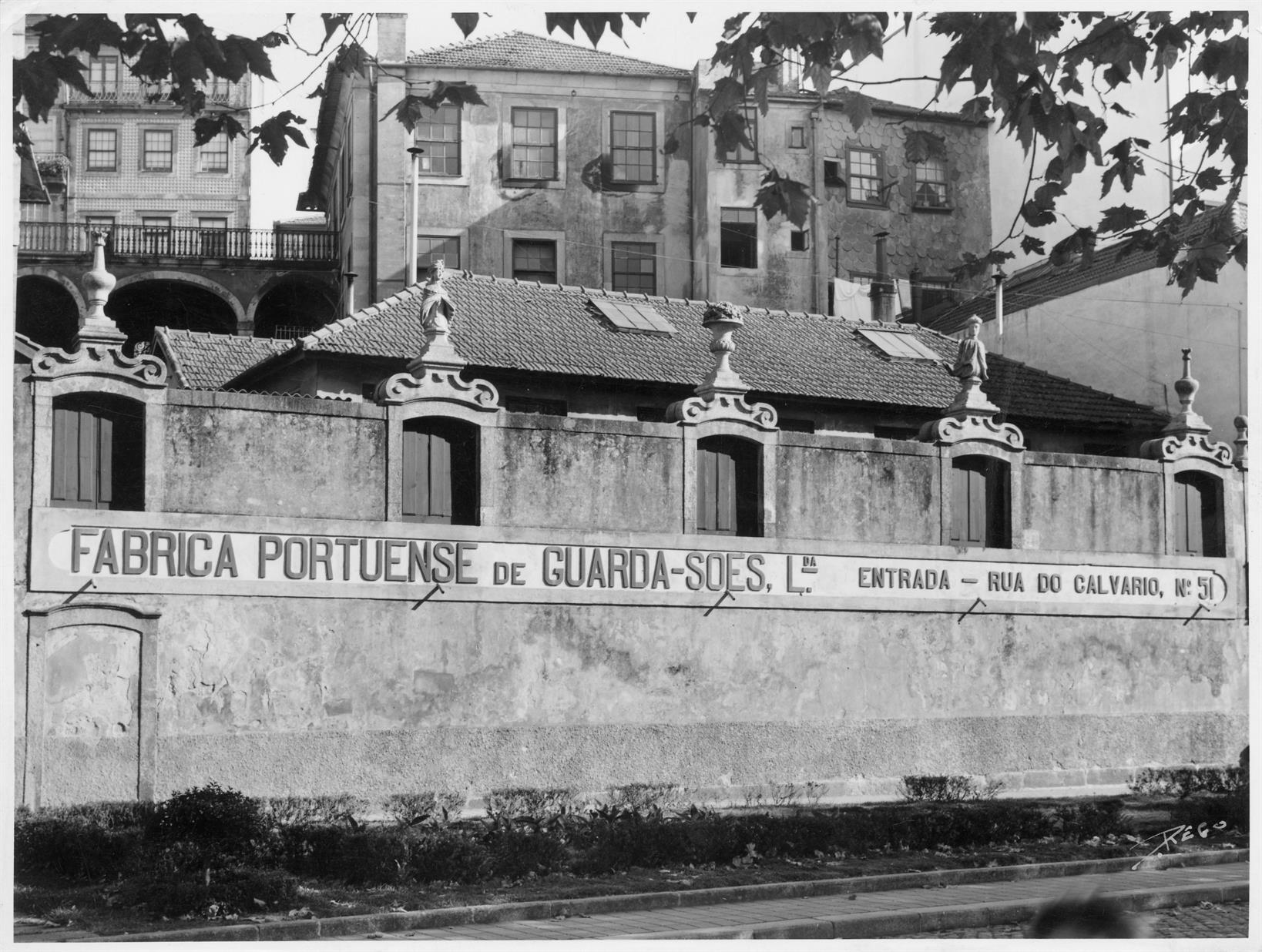 Casas do Porto : século XIV ao XIX : rua de Azevedo de Albuquerque : séculos XVIII e XIX