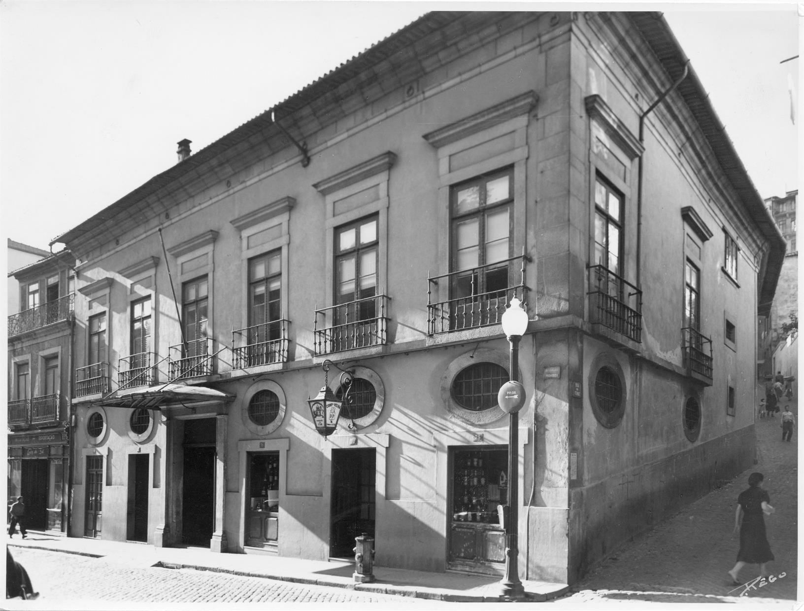 Casas do Porto : século XIV ao XIX : rua das Flores, 69 : Companhia Velha : séculos. XVII e XVIII