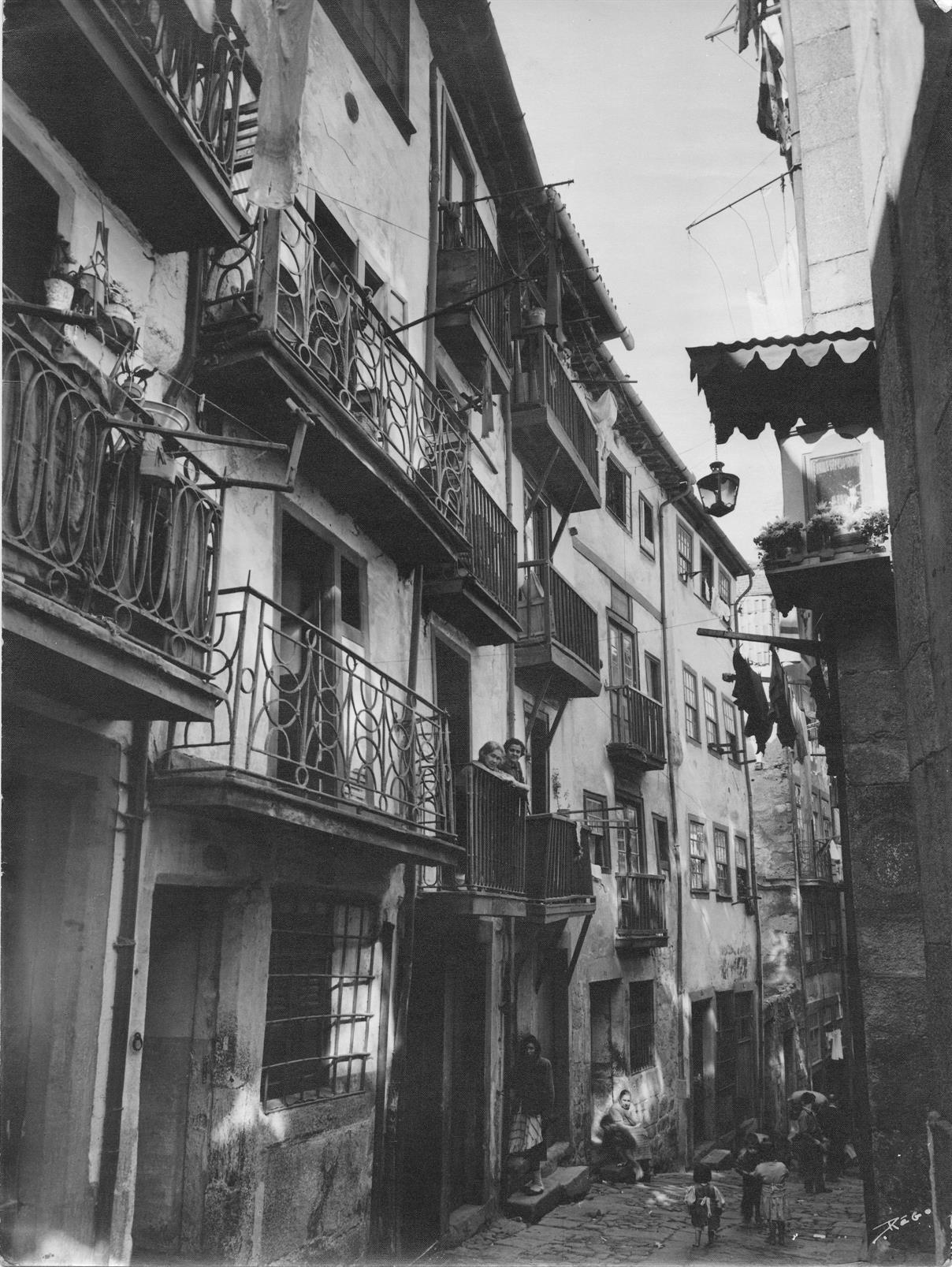 Casas do Porto : século XIV ao XIX : rua de Santana, 13 : século XVIII