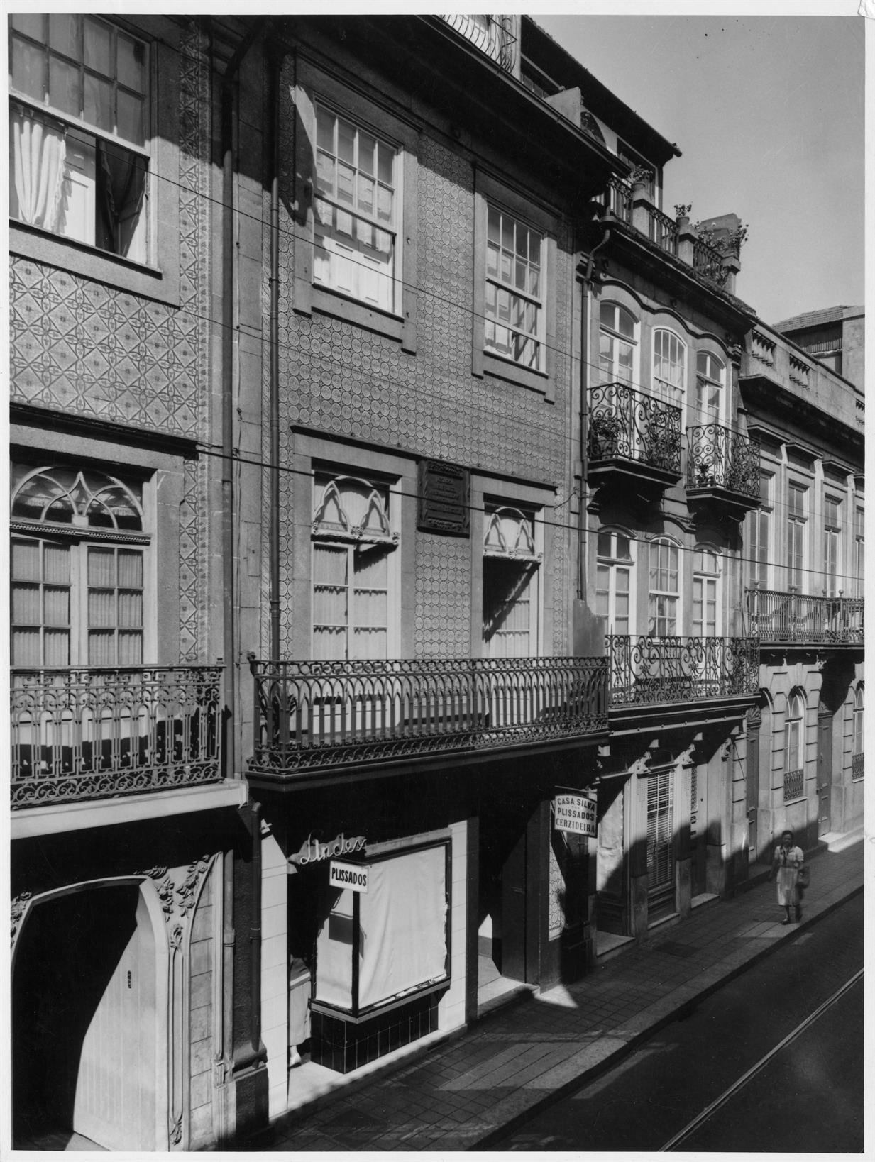 Casas do Porto : século XIV ao XIX : rua de Cedofeita, 159 : casa de D. Carolina Michaelis : século XIX