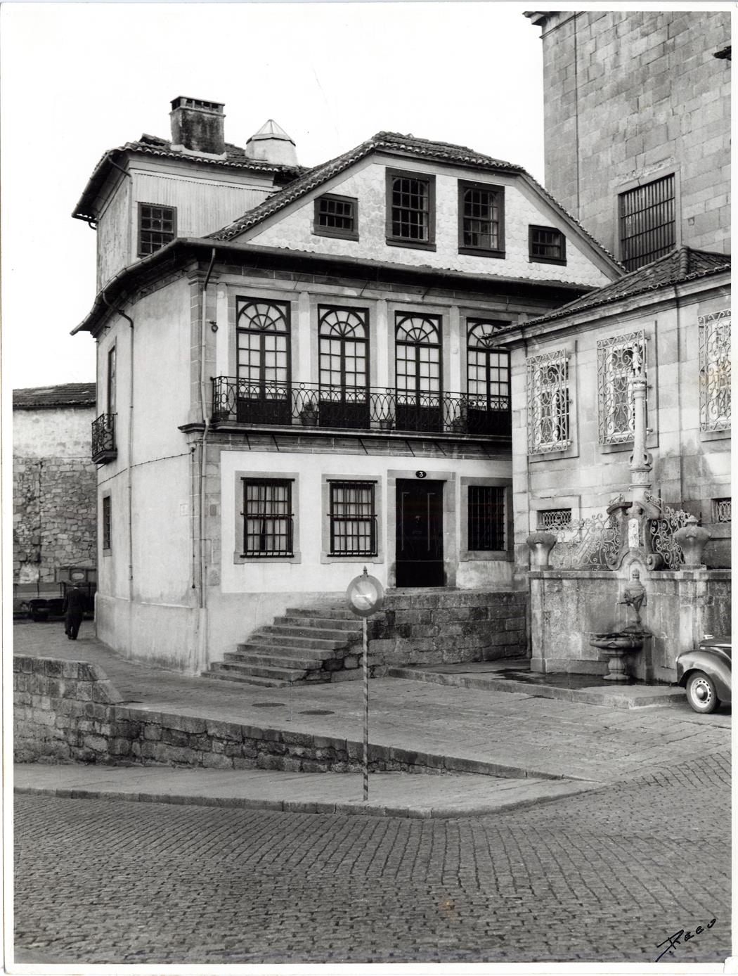 Casas do Porto : século XIV ao XIX : terreiro da Sé, 3 : séculos XVII e XVIII