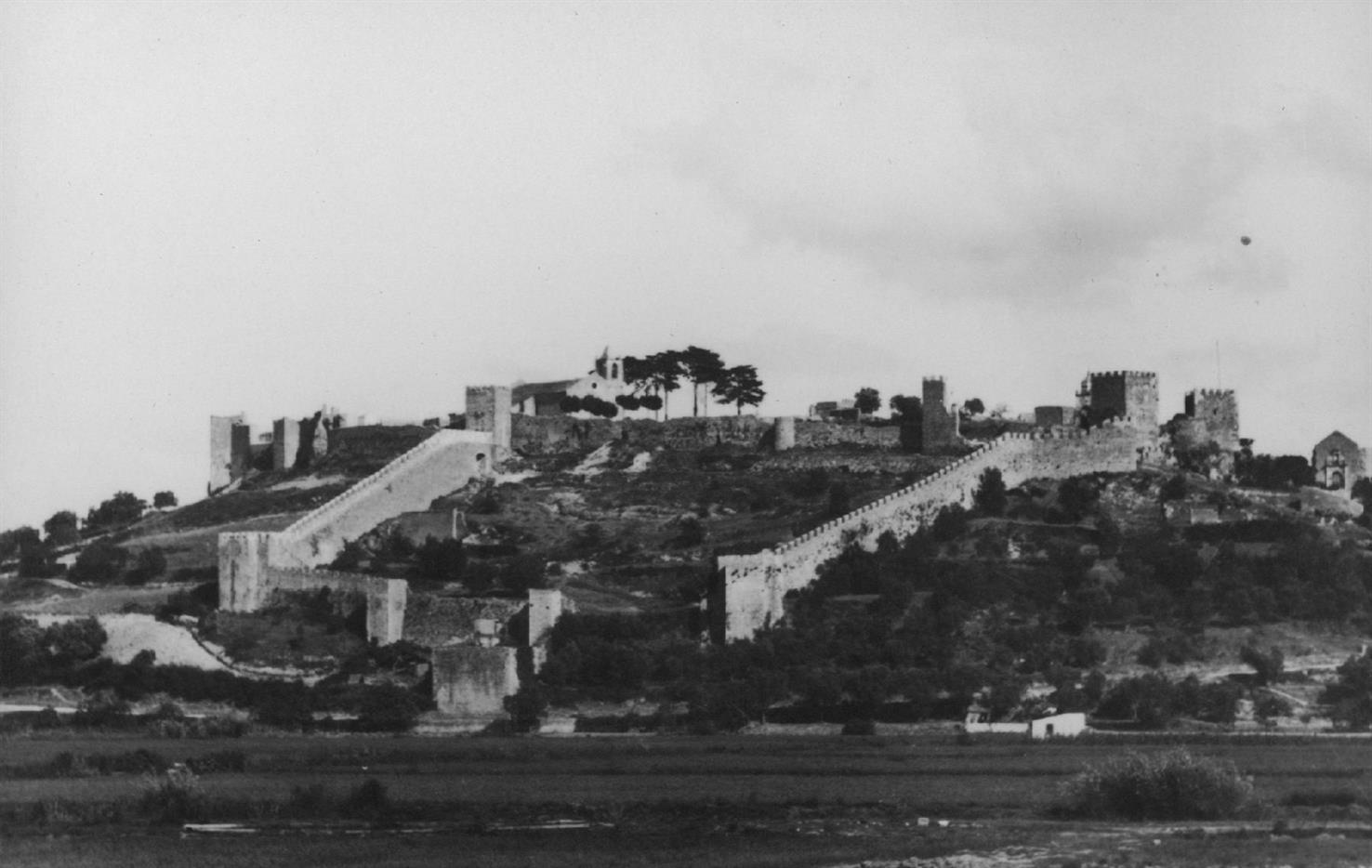 Montemor-o-Velho : vista geral do castelo