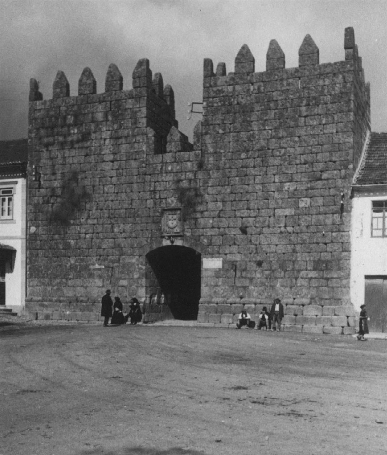 Trancoso : porta da antiga muralha