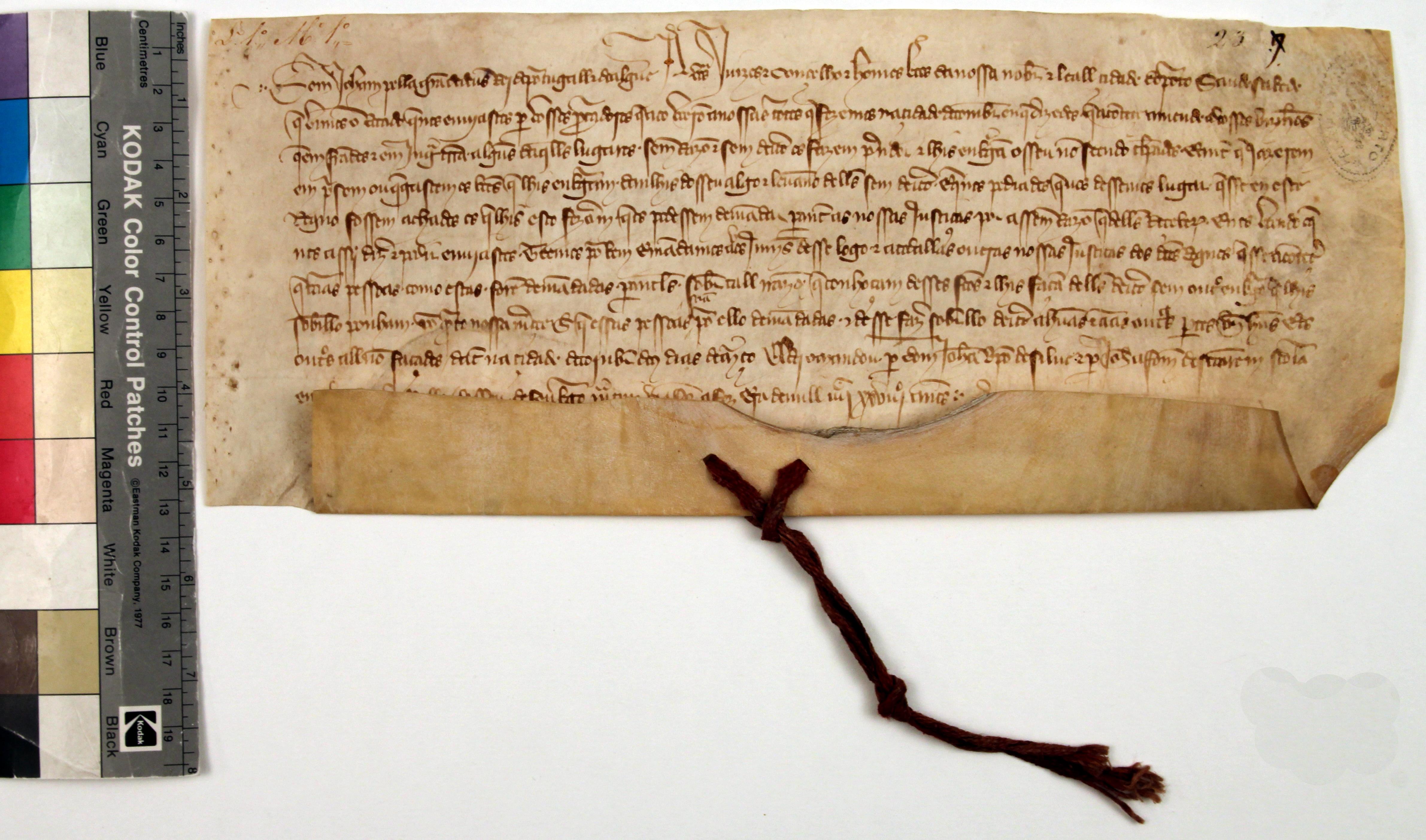 [Carta de mercê D. João I ao concelho do Porto acerca dos abusos cometidos sobre mercadores portuenses na Flandres e em Inglaterra]