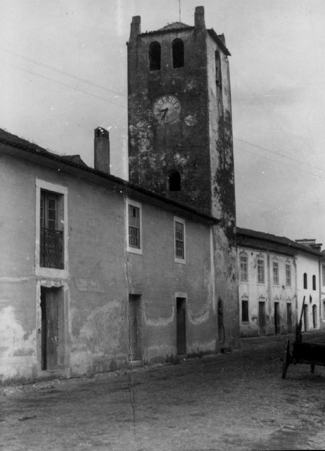 Tentúgal : concelho de Montemor-o-Velho : torre da Casa da Câmara