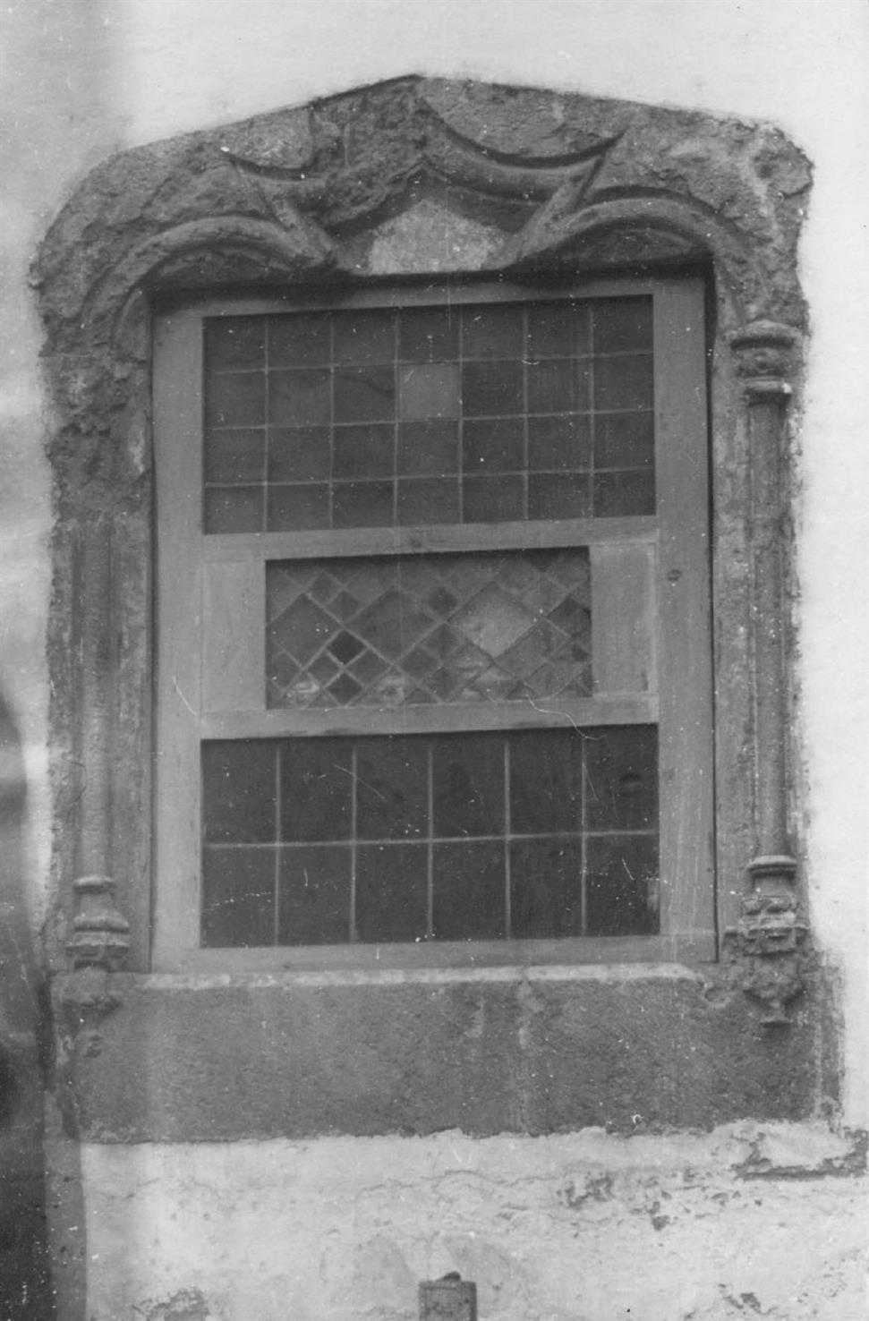Coimbra : janela do Museu Machado de Castro