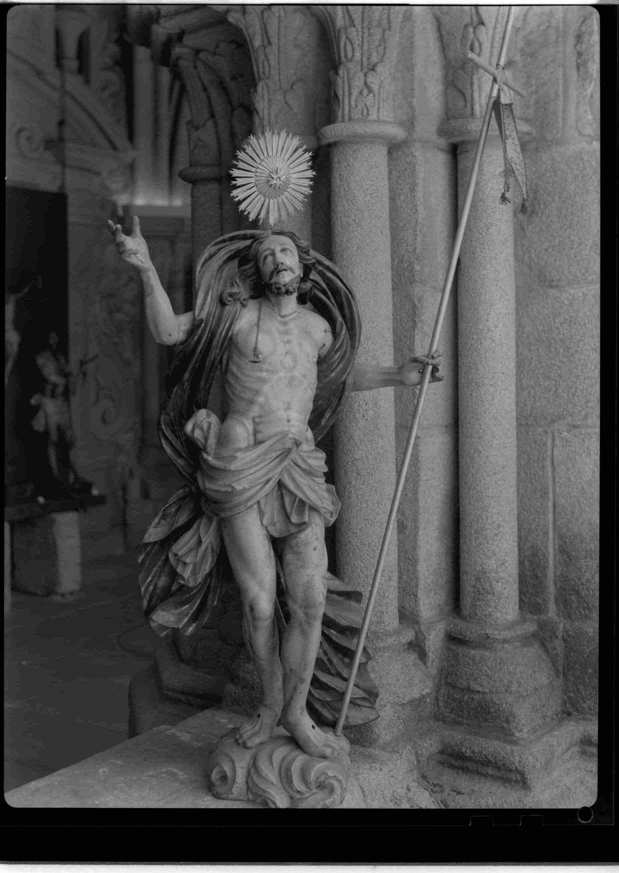 Cristo na Arte : algumas esculturas do séc. XII ao XIX existentes no Porto : Ascenção do Senhor : madeira