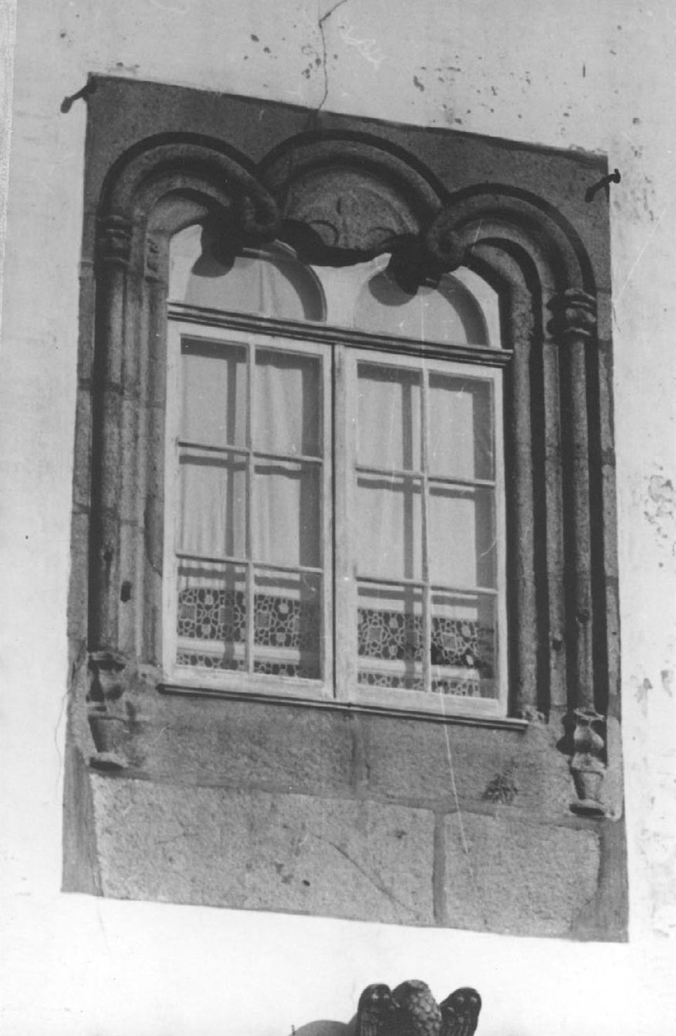 Viana do Castelo : janela da casa da Condessa do Camarido