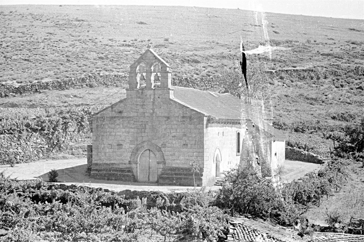 Tresminas : concelho de Vila Pouca de Aguiar : vista geral da igreja matriz