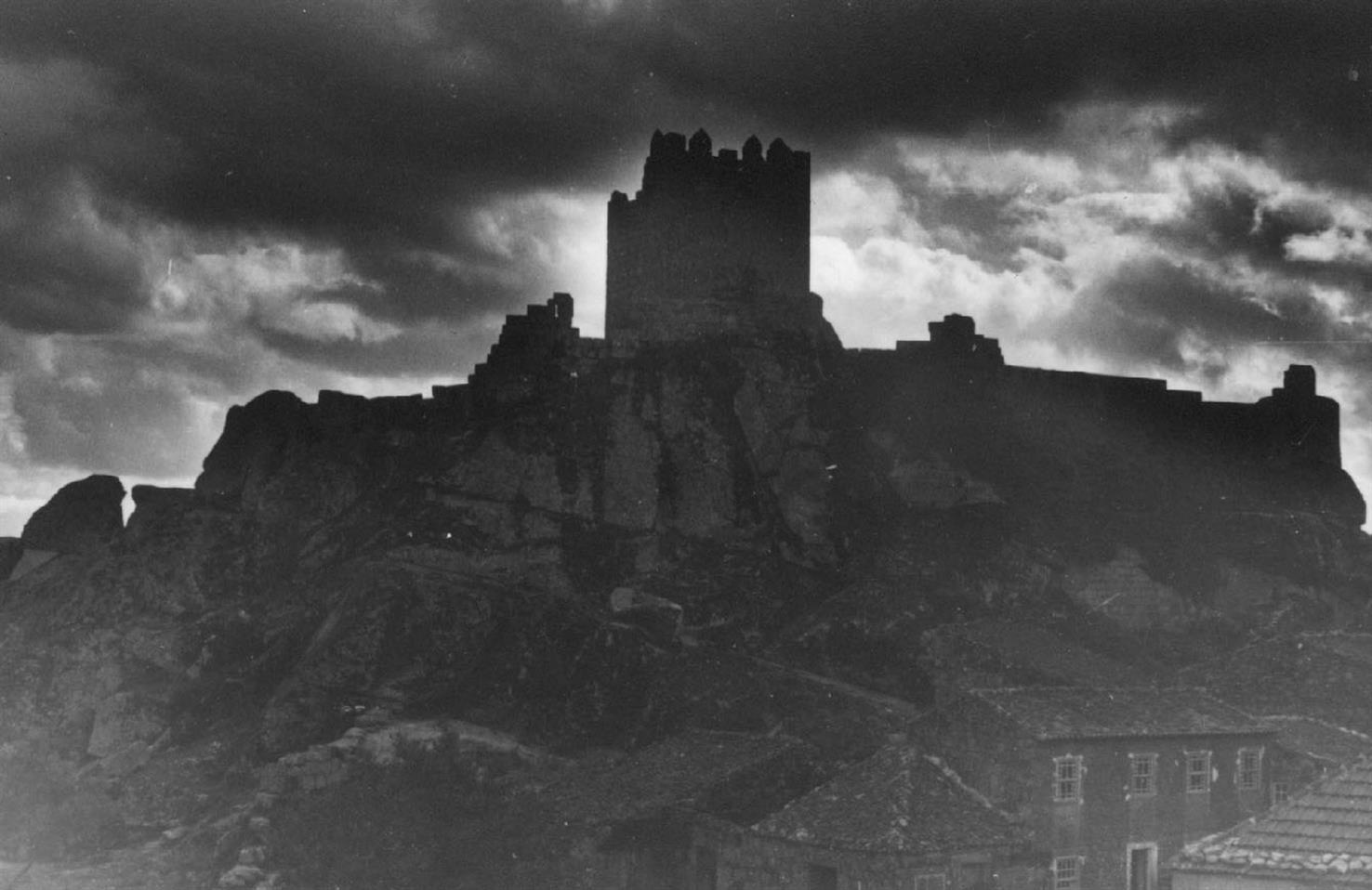 Sortelha : concelho de Sabugal : vista geral do castelo