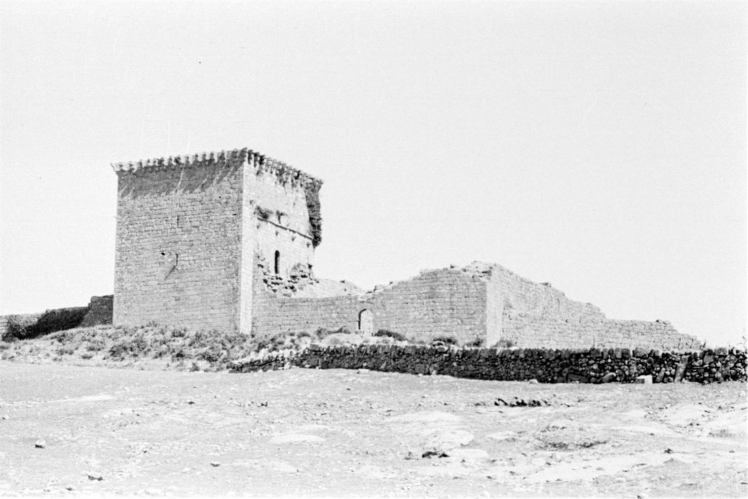 Águas Frias : concelho de Chaves : vista geral do Castelo de Monforte