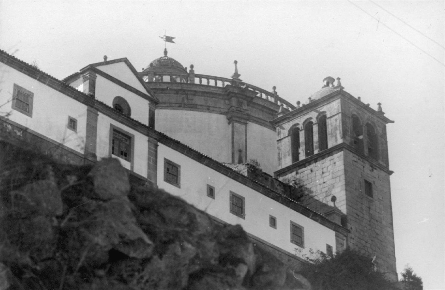 Vila Nova de Gaia : aspeto da Igreja da Serra do Pilar