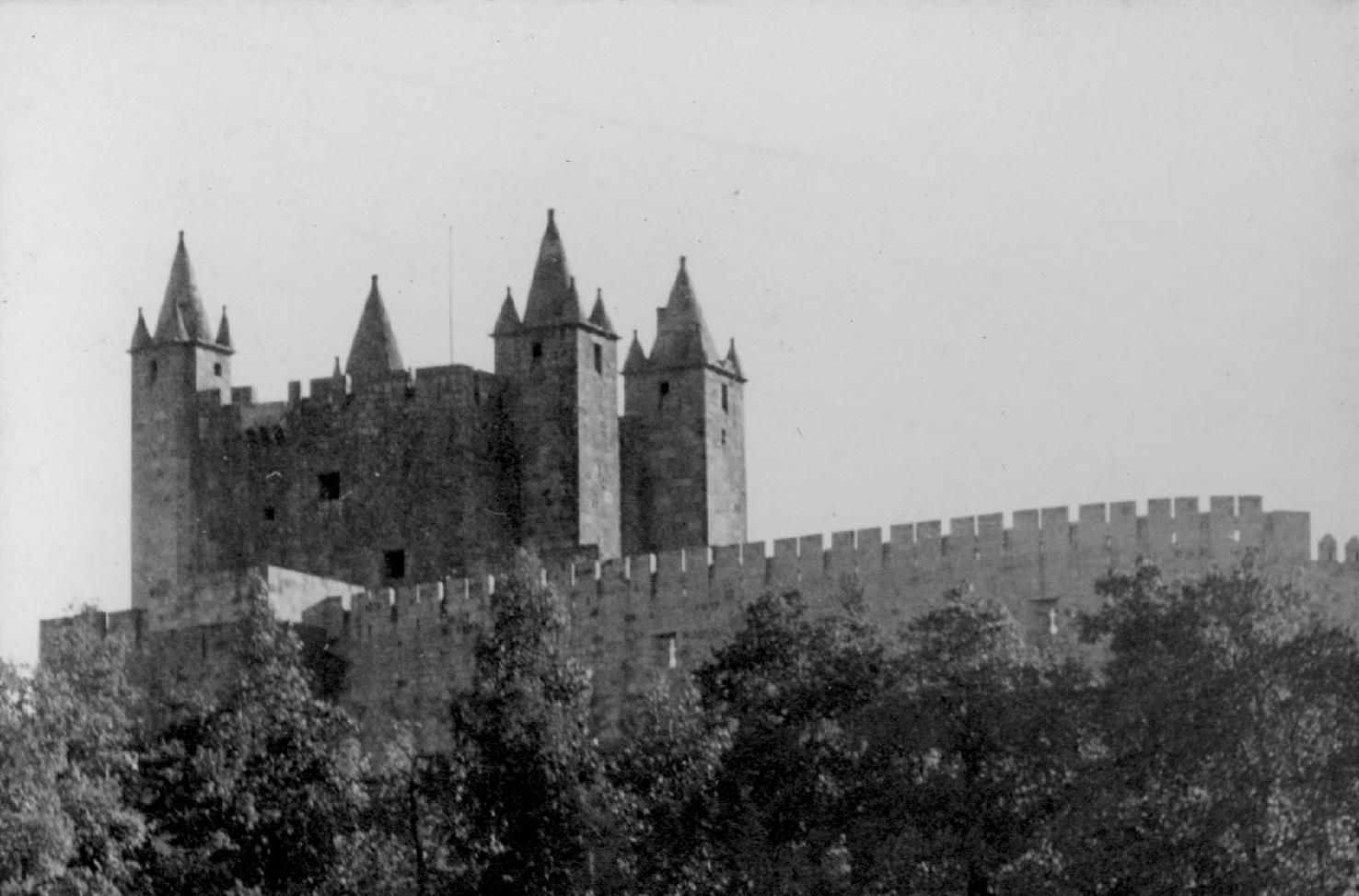 Vila da Feira : vista geral do castelo