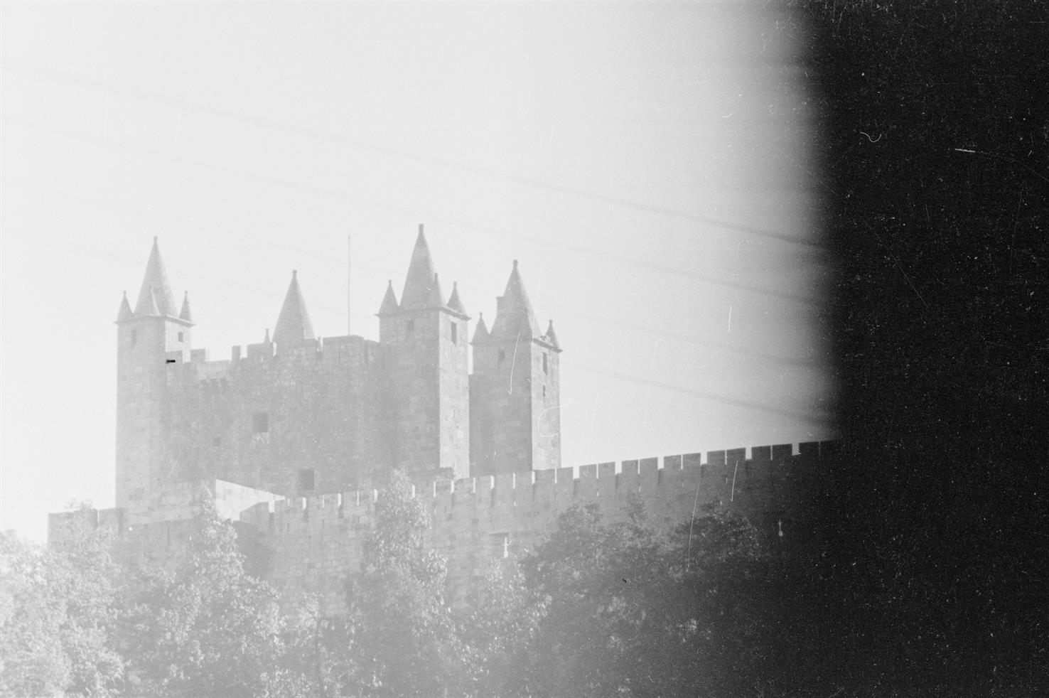 Vila da Feira : vista geral do castelo