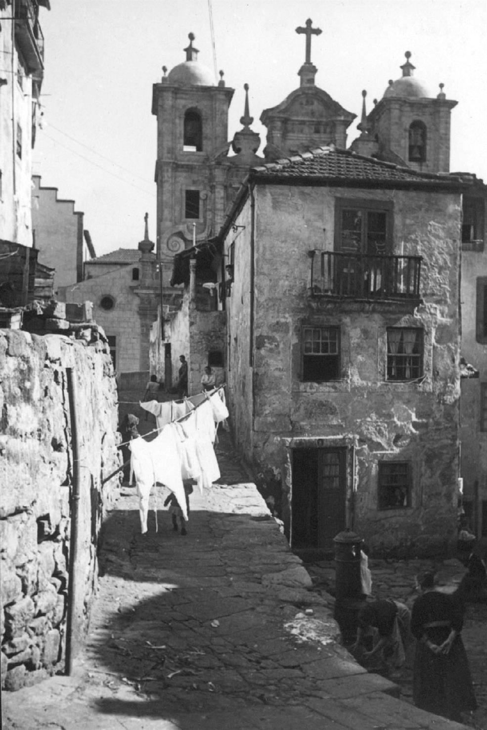 Porto : aspecto do Bairro da Sé tirado do Largo da Pena Ventosa