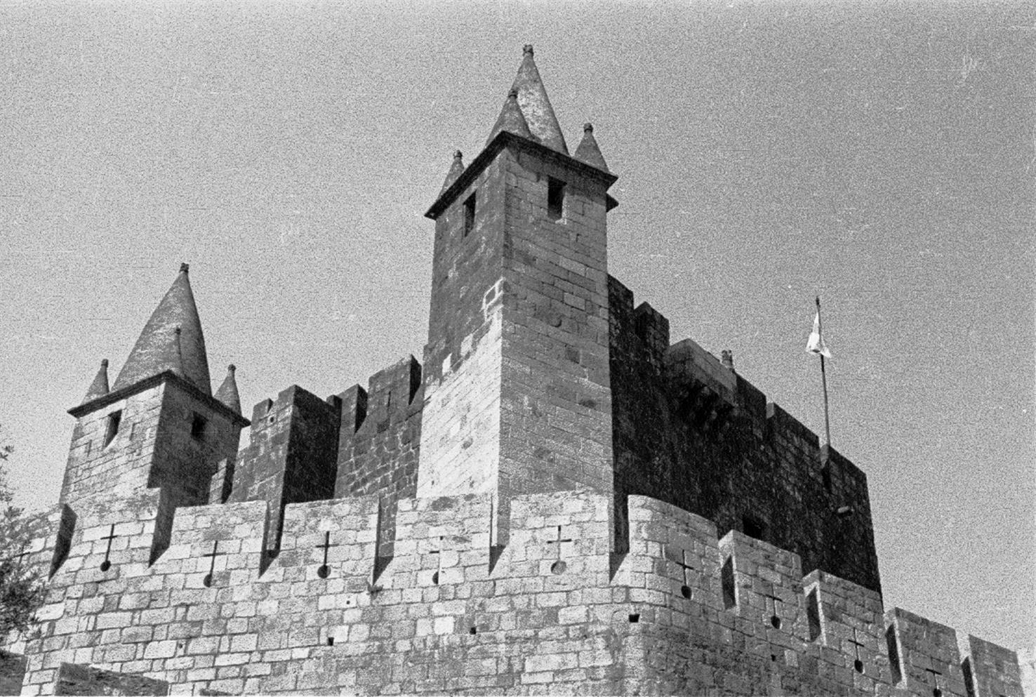 Vila da Feira : aspeto da torre do castelo