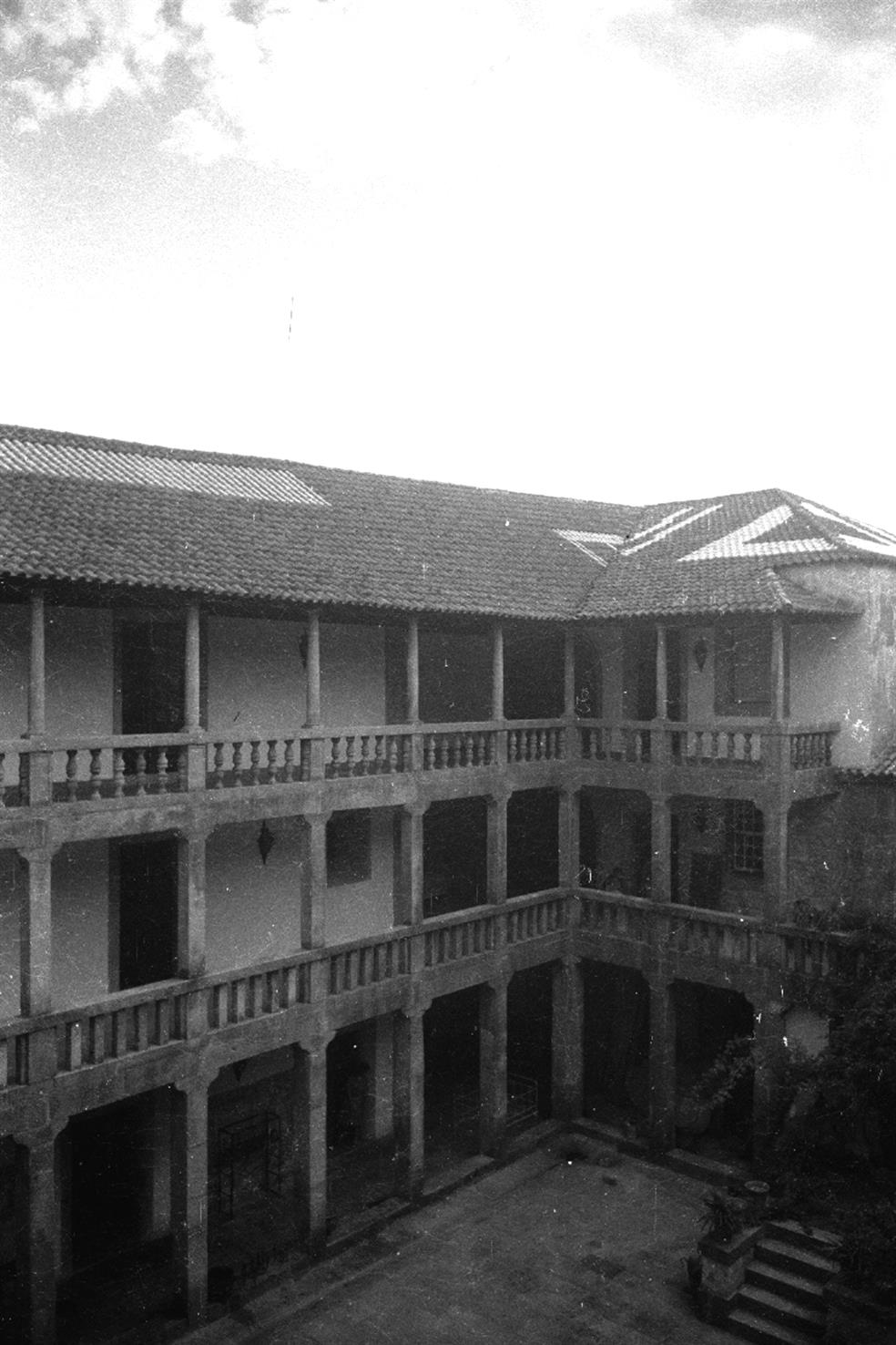 Viseu : claustro do Museu Grão Vasco, junto à Sé