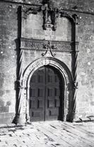 Azurara : concelho de Vila do Conde : porta principal da igreja matriz