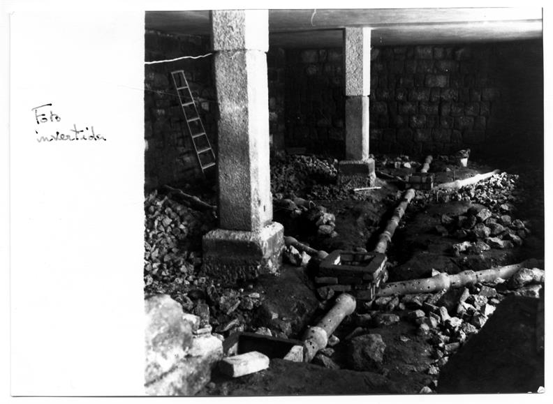 Obras de Restauro da Casa do Infante : 1958 - 1976 : cave : traseiras