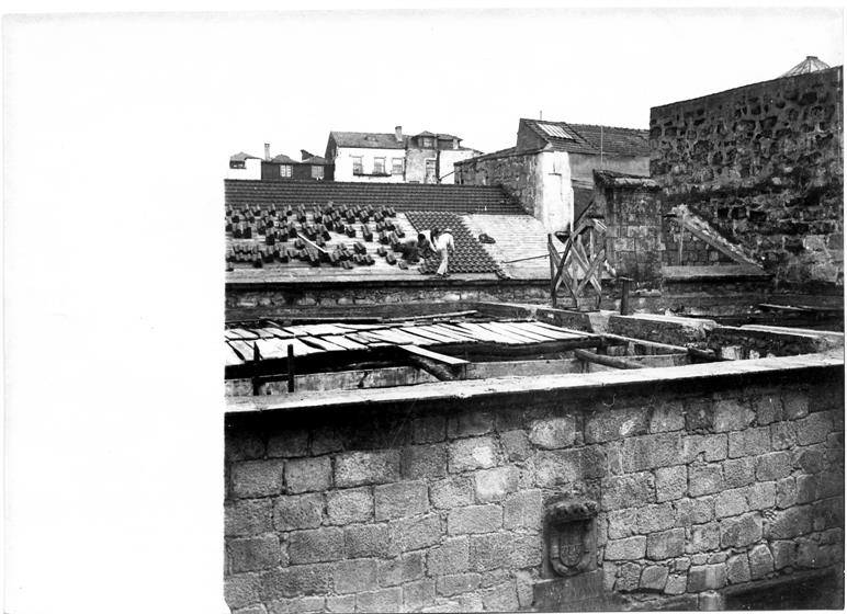 Obras de Restauro da Casa do Infante : 1958 - 1976 : telhados : Casa da Moeda