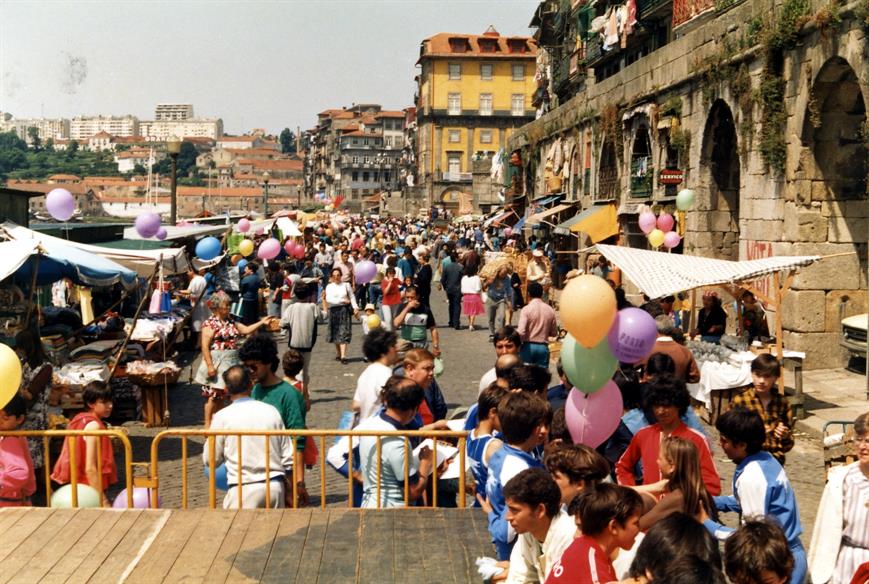 5º dia da limpeza : festejos na praça da Ribeira