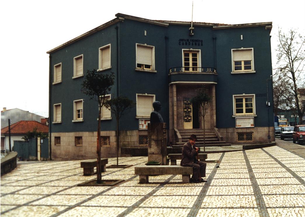 Exposição : o Porto, uma cidade onde as crianças gostam de viver : Junta de Freguesia de Campanhã