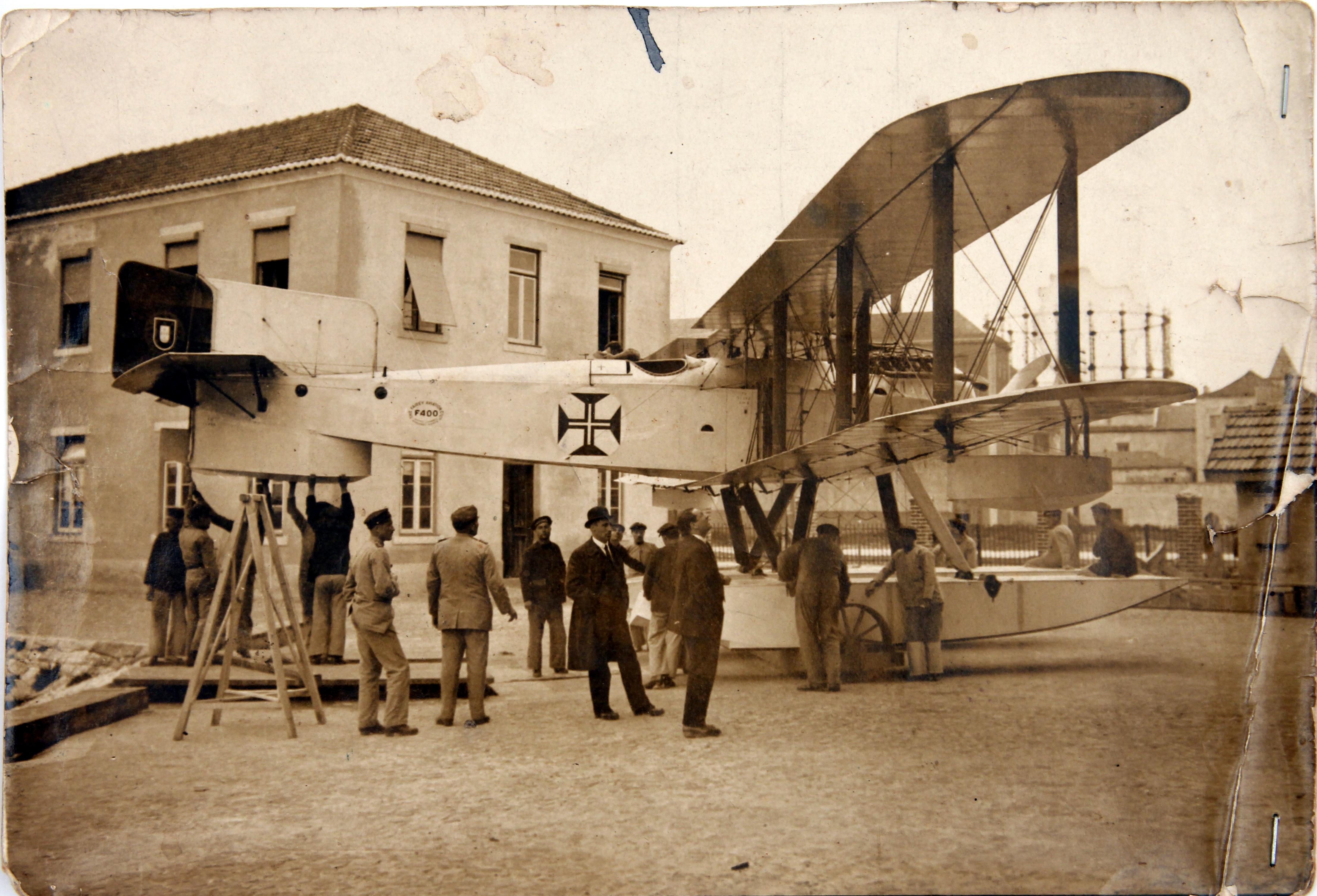 Cruz Caldas (2) : 1928-1946 : [Campo de aviação de Espinho]