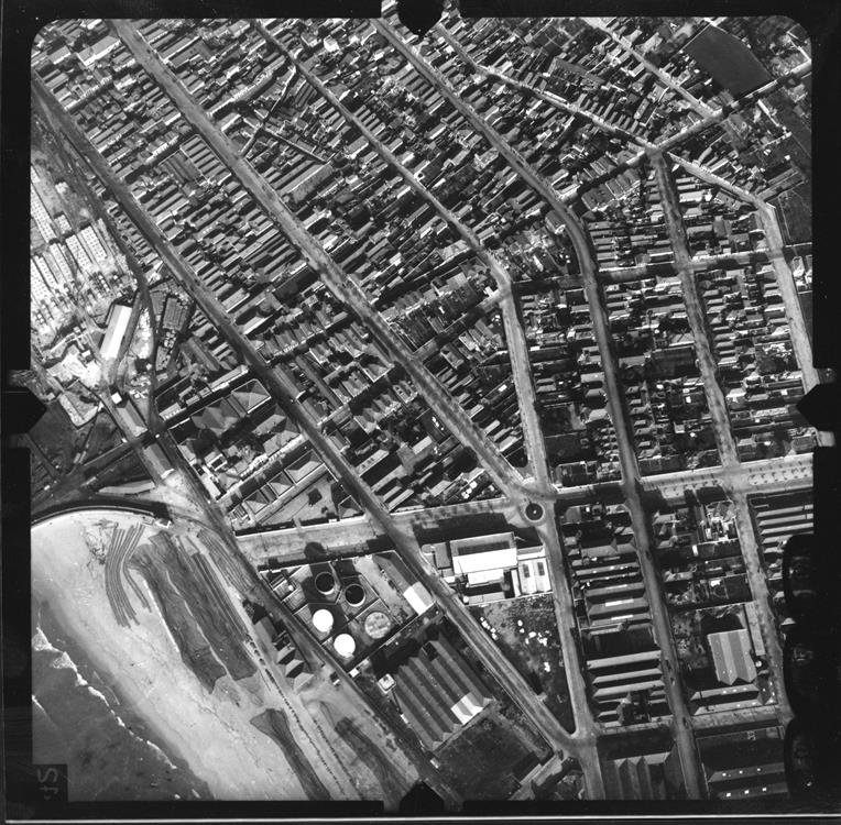 [Fotografia aérea da cidade do Porto : 1939-1940 : fiada 1, n.º 957]