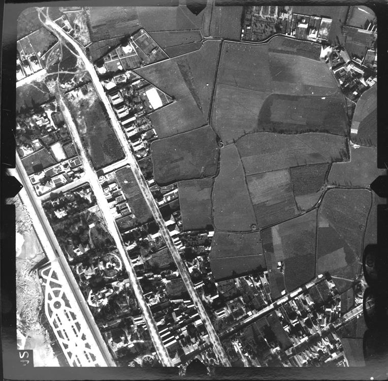 [Fotografia aérea da cidade do Porto : 1939-1940 : fiada 3, n.º 979]